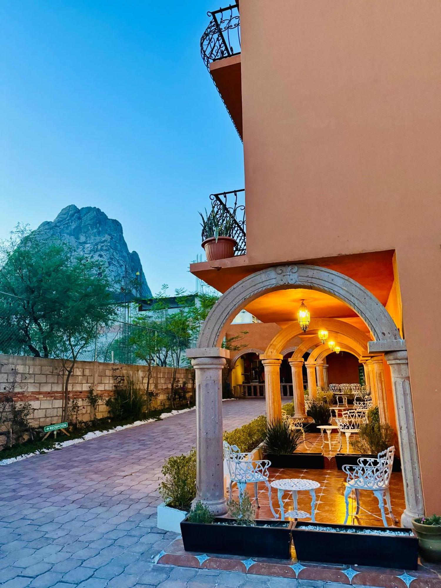 Hotel Hacienda Real 贝纳尔 外观 照片