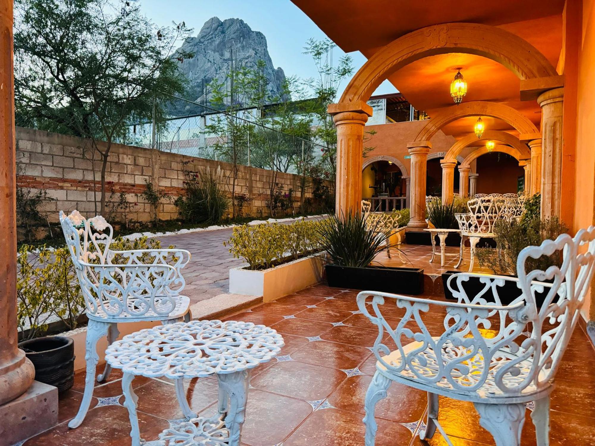 Hotel Hacienda Real 贝纳尔 外观 照片